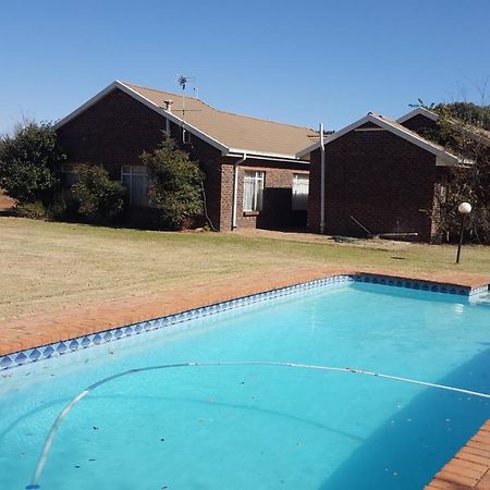 House, Cottage And Contractors Manor Meyerton Exterior foto